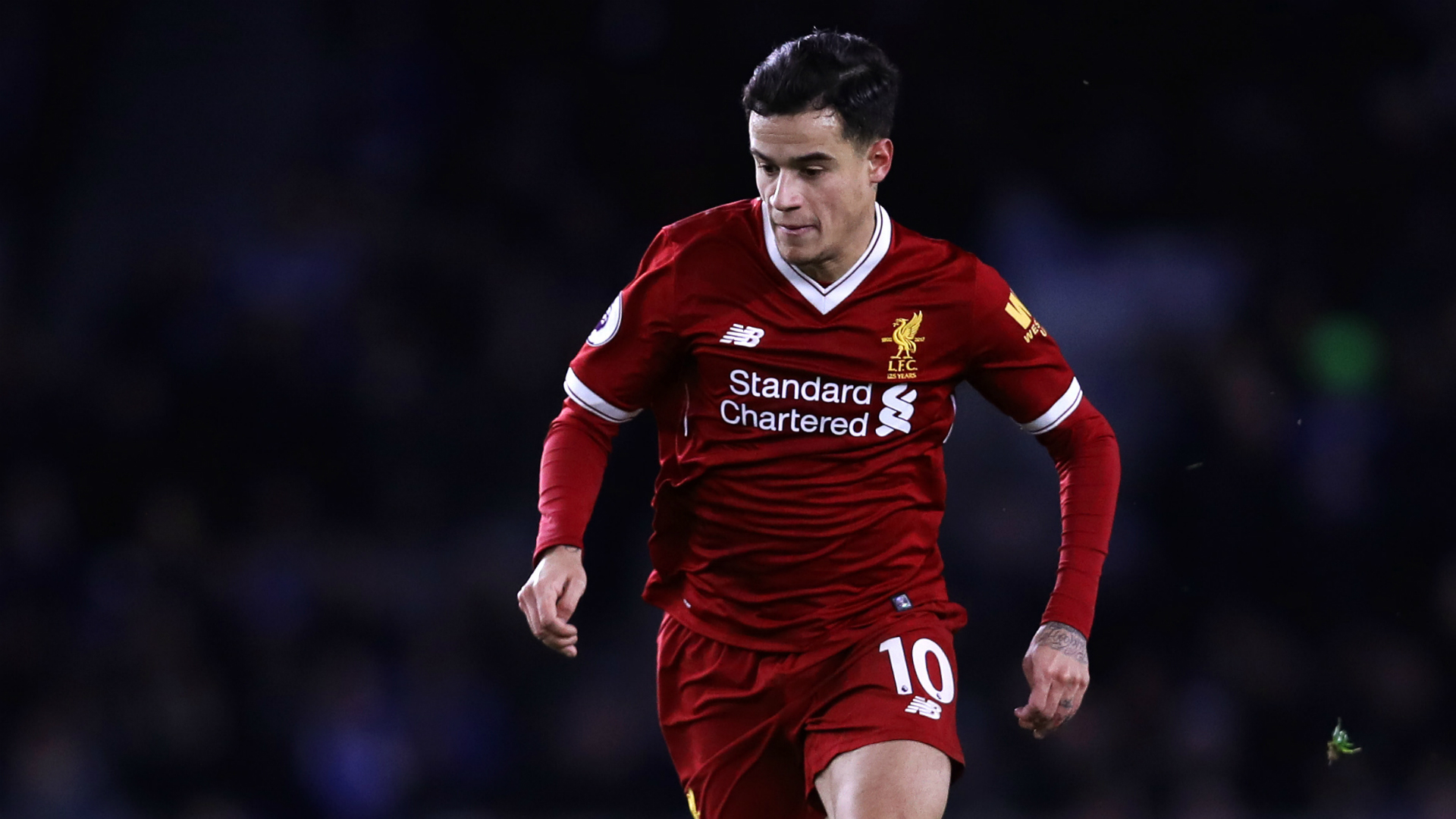 Tiền vệ: PHILIPPE COUTINHO | LIVERPOOL - Coutinho là ngôi sao sáng nhất ở trận gặp Brighton khi đem về 1 bàn thắng và 2 kiến tạo cho đồng đội. Ngoài ra, tiền vệ người Brazil còn là nguyên nhân trực tiếp khiến cầu thủ Dunk của Brighton phải phản lưới nhà ở phút 89.