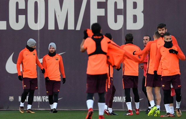 Barca tập luyện - Bóng Đá