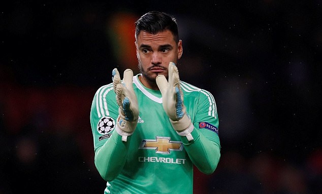 Romero có chịu kiếp dự bị mãi cho De Gea?