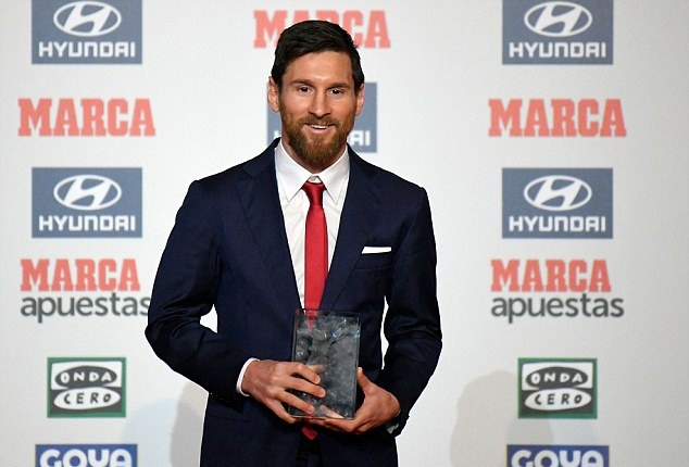 Sao bự Barcelona bảnh bao đi nhận giải thưởng lớn của La Liga - Bóng Đá