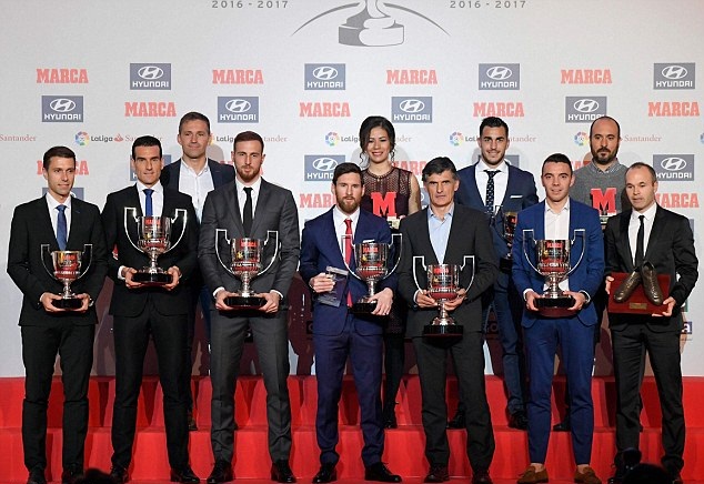 Sao bự Barcelona bảnh bao đi nhận giải thưởng lớn của La Liga - Bóng Đá