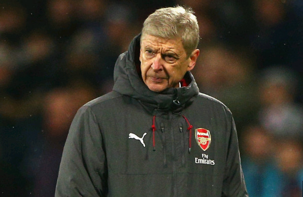 Wenger san bằng kỉ lục của Sir Alex.