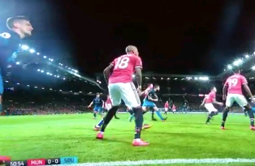 Giật chỏ đối thủ, Ashley Young đối mặt án phạt nguội - Bóng Đá