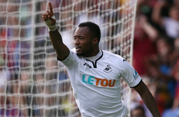 Tiền đạo: Jordan Ayew | Swansea City - Ayew ghi bàn san bằng tỉ số đầy quý giá ở phút 86, mở ra cuộc lội ngược dòng ấn tượng của Swansea trước Watford. Đây cũng là pha lập công thứ 3 sau 21 trận của tiền đạo này.