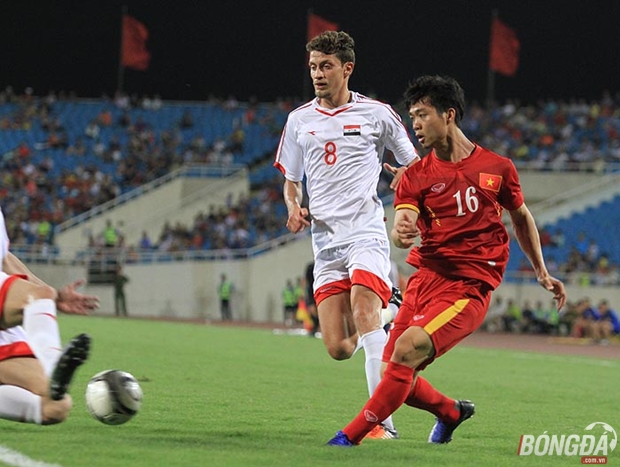 Cầu thủ của Mito Hollyhock chơi năng nổ, tìm kiếm bàn thắng nhưng bất thành. Tỷ số 2-0 được giữ nguyên cho tới khi tiếng còi kết thúc trận đấu vang lên. Ảnh: Minh Anh.