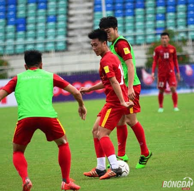 Nếu đánh bại Hồng Kông (TQ) trong trận đấu chiều 03/06, thầy trò HLV Hữu Thắng sẽ chạm trán với một trong hai đối thủ chủ nhà Myanmar hoặc Singapore ở trận chung kết. Ảnh: Gia Minh.