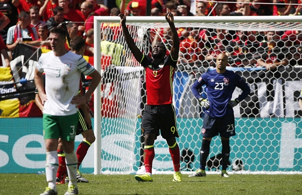 Với kết quả này, đội tuyển Bỉ đã có 3 điểm sau hai lượt trận và tràn trề cơ hội đi tiếp, khi ở lượt trận cuối họ chỉ cần một kết quả hòa trước Thụy Điển, đồng thời Cộng hòa Ireland không thể thắng Italia với cách biệt từ hai bàn trở lên. Ảnh: Internet.