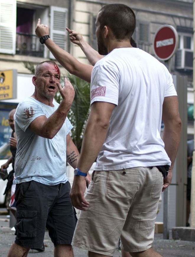 Vụ ẩu đả giữa cổ động viên Anh và Nga khiến nhiều người bị bắt và dính chấn thương. Ảnh: Internet.