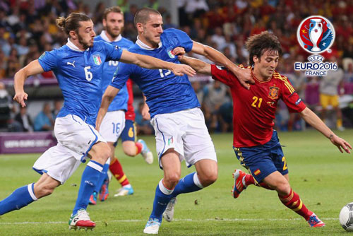 3. Tây Ban Nha 1-1 Italia (vòng bảng EURO 2012). Ở trận đấu này, Tây Ban Nha chính là đội chơi ép sân nhưng tiền đạo Antonio Di Natale đã tỏa sáng giúp Italia vượt lên dẫn trước ở phút 61. Tuy nhiên, chỉ 3 phút sau, Cesc Fabregas lập công ấn định tỷ số hòa 1-1 cho Tây Ban Nha. Ảnh: Internet.