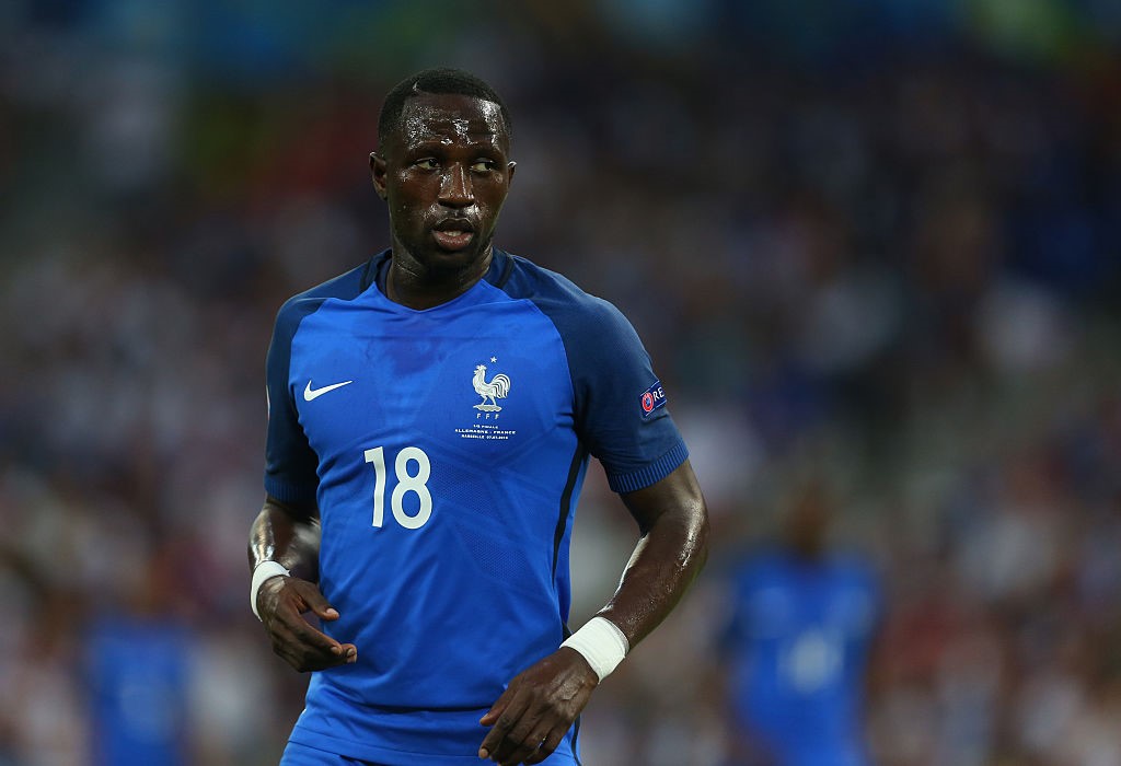 10. Moussa Sissoko (Tiền vệ): Với thể lực dồi dào cùng lối chơi vô cùng xông xáo, tuyển thủ Pháp sẽ là sự bổ sung chất lượng cho hàng tiền vệ của "Pháo thủ" mùa giải tới. Tuy nhiên, Newcastle đang hét giá đến 35 triệu bảng cho Sissoko sau màn trình diễn ấn tượng của cầu thủ này trong trận chung kết EURO 2016. Ảnh: Internet.