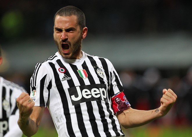 Chelsea: Leonardo Bonucci. Báo chí Anh tin rằng Manchester City đã ra giá tới 50 triệu bảng cho trung vệ số 1 của tuyển Ý hiện tại. Nhưng có lẽ Chelsea mới là đội cần cầu thủ này nhất. John Terry năm nay đã 35, Cahill chơi tốt nhưng không đủ đẳng cấp thế giới còn Kurt Zouma sẽ lỡ giai đoạn đầu của mùa giải. Conte chắc chắn cần thêm một trung vệ. Ảnh: Internet.