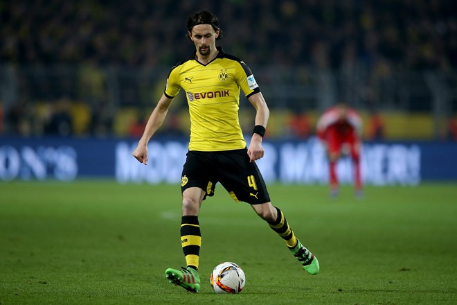 Liverpool: Một trung vệ (Neven Subotic?). Kolo Toure và Martin Skrtel ra đi, Liverpool chắc chắn sẽ cần thêm trung vệ. Họ mới chỉ có Joel Matip, Dejan Lovren và cầu thủ vừa vướng rắc rối doping Mamadou Sakho. Ảnh: Internet.