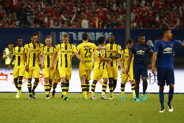 Phút 19, Dortmund có bàn mở tỷ số do công của Gonzalo Castro. Ảnh: Internet.