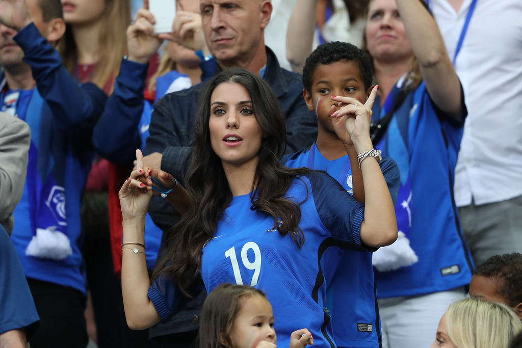 Ludivine Kadri Sagna được đánh giá là một trong những Wags hấp dẫn nhất EURO 2016 vừa qua. Ảnh: Internet.