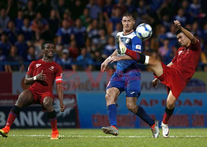 Hải Phòng thảm bại trên sân của Than Quảng Ninh. Ảnh: VPF.