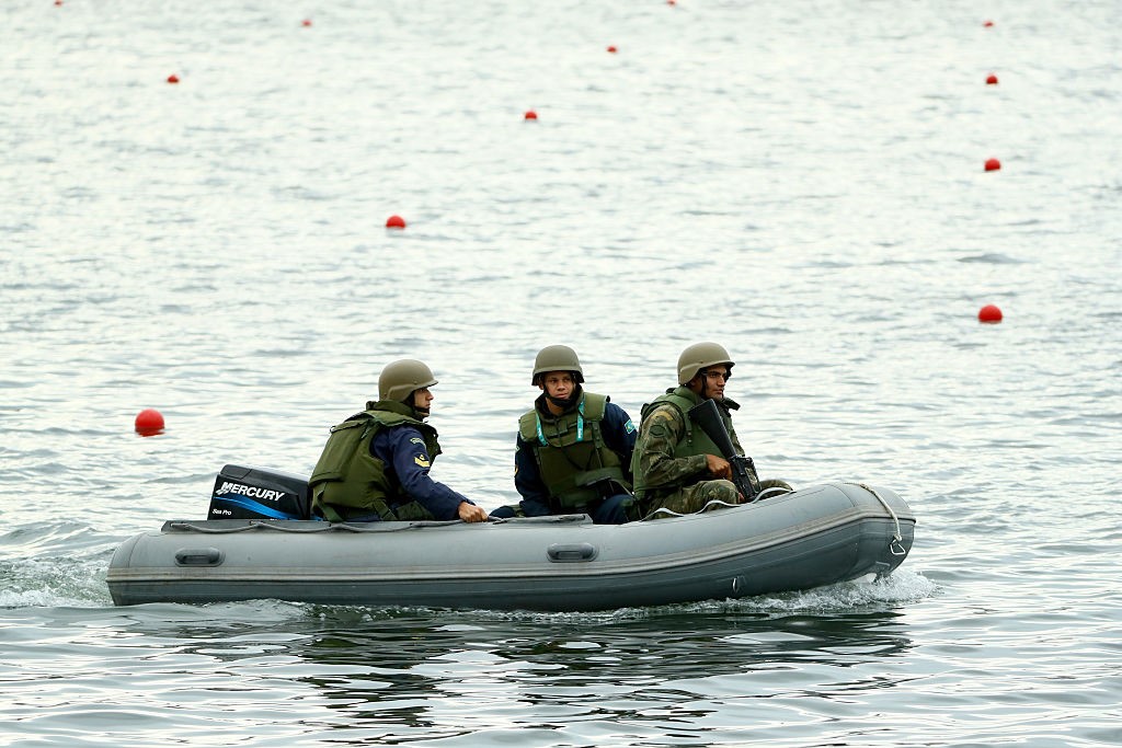 Lực lượng an ninh liên tục túc trực ngay trong buổi tập của các vận động viên. Ảnh: Internet.