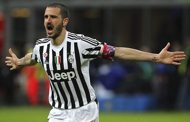 7. Leonardo Bonucci - 13 triệu bảng: Bonucci là một trong những bản hợp đồng đã đưa Juve trở lại đỉnh cao như ngày hôm nay dù anh chỉ tốn của Juventus 13 triệu bảng. Nhưng với 198 lần ra sân từ kể từ năm 2010, Bonucci cho thấy anh xứng đáng đến từng xu. Mới đây, Man City đã bày tỏ nguyện vọng được kí hợp đồng với hậu vệ người Italia dù Juve đã đòi tới 50 triệu bảng. Điều đó đã cho thấy Bonucci giá trị thế nào. Ảnh: Internet.