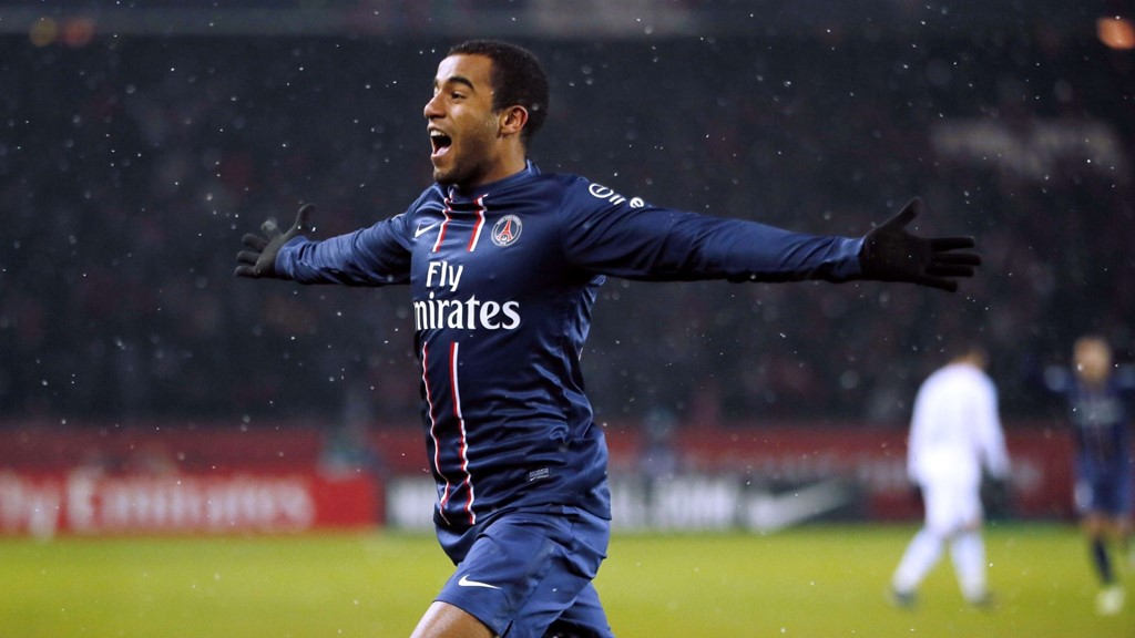 Lucas Moura (từ Sao Paulo sang PSG giá 28 triệu bảng): Được kỳ vọng lớn khi đặt chân lên châu Âu nhưng đến thời điểm này, ở tuổi 23, Lucas Moura mới dần khẳng định được chỗ đứng sau 3 mùa giải đầu tiên chật vật. Ảnh: Internet.