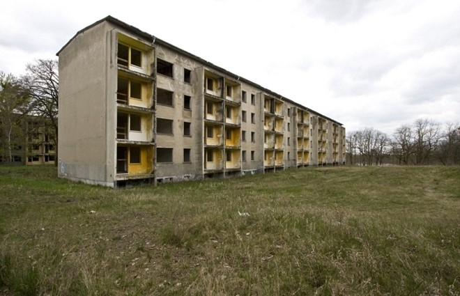 Khu nhà vận động viên Olympic Berlin 1936 giờ chẳng khác gì nhà ma. Ảnh: Internet.