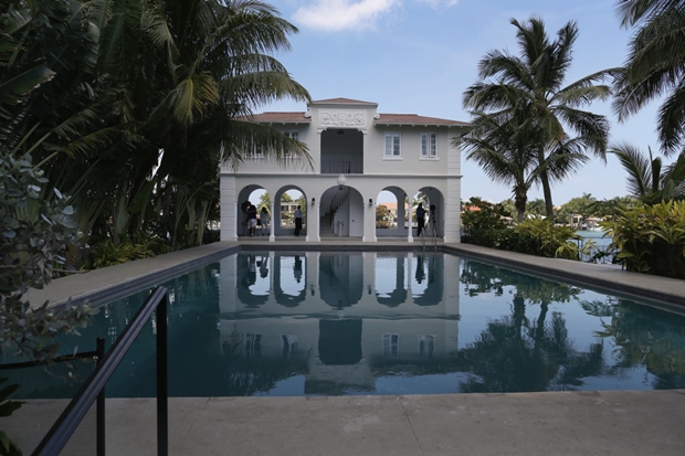 Và như để tự tưởng thưởng cho một mùa hè thành công, Mino Raiola đã đến Miami, Mỹ để tậu cho mình một căn biệt thự nghỉ dưỡng. Ảnh: Internet.