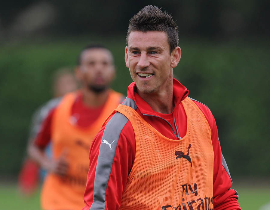 Laurent Koscielny trong buổi tập ngày hôm nay của Arsenal. Ảnh: Internet.