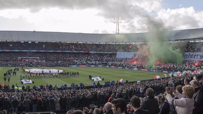 Sân vận động De Kuip của Feyenoord sẽ chỉ cho phép 26.000 khán giả đến sân trong trận tiếp Manchester United. Ảnh: Internet.