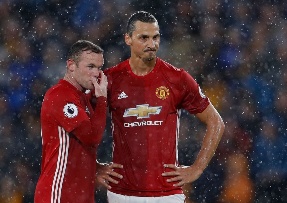 Vẻ mặt thất vọng của Wayne Rooney và Zlatan Ibrahimovic. Ảnh: Internet.