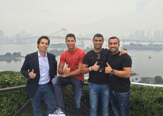 Cùng nhau đến Tokyo. Ảnh: Internet.