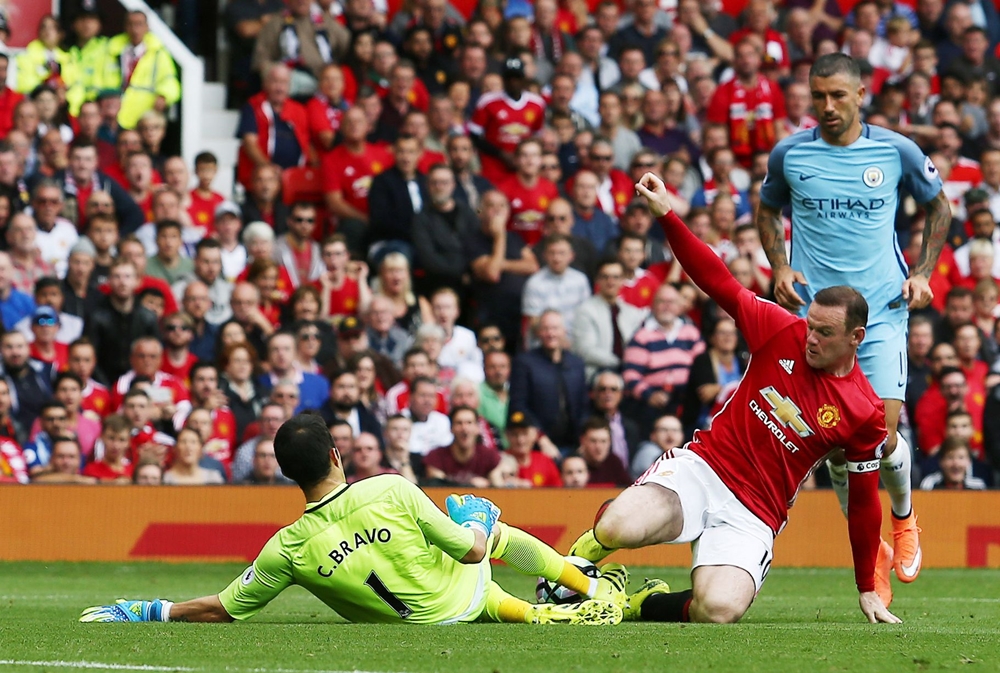 Dù trong hiệp hai, đoàn quân của HLV Jose Mourinho đã làm tất cả nhưng bàn quân bình tỷ số vẫn không thể đến. Ảnh: Internet.