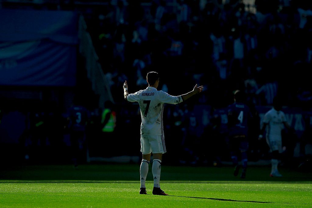 Chiến thắng này không chỉ giúp Real Madrid tiếp tục giữ vững ngôi đầu La Liga mà còn giúp ngôi sao Cristiano Ronaldo giải tỏa không ít áp lực lẫn chỉ trích thời gian qua. Ảnh: Internet.