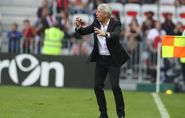Với chiến thắng này, đoàn quân của HLV Lucien Favre tiếp tục giữ vững ngôi đầu Ligue 1 sau vòng 11. Ảnh: Internet.