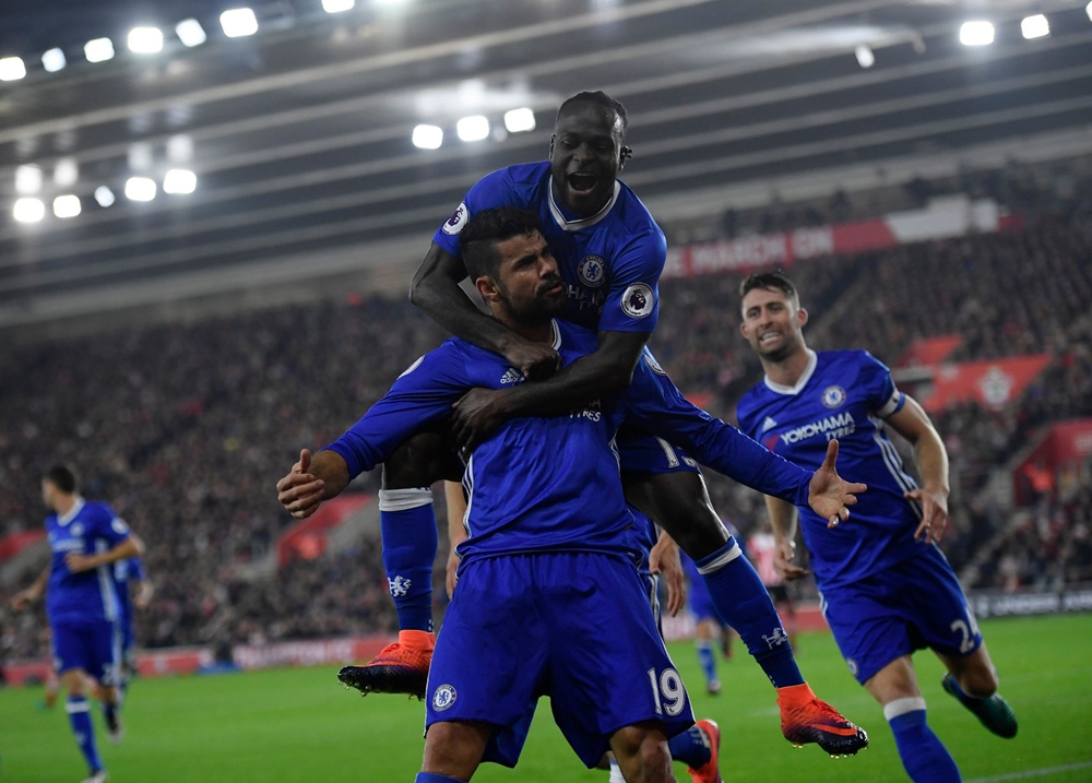 Niềm vui của tiền đạo người Tây Ban Nha gốc Brazil và đồng đội. Ảnh: Internet.