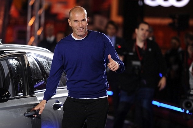 HLV Zinedine Zidane tinh mắt chọn xe Audi S8 Plus đắt tiền nhất đội, giá hơn 142 nghìn bảng. Ảnh: Internet.