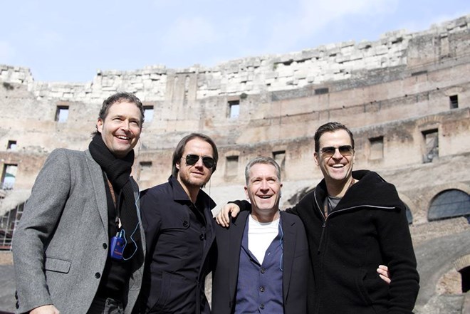 Các thành viên ban lãnh đạo. Ảnh: Internet.