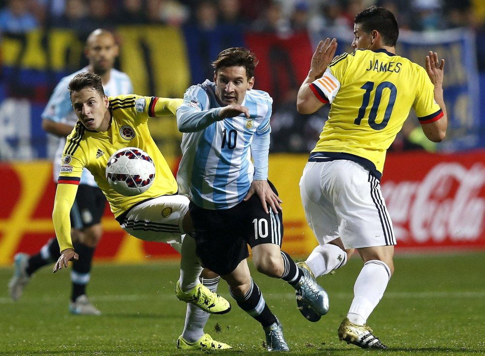 Messi tiếp tục gánh trọng trách vực dậy con tàu Argentina. Ảnh: Internet.