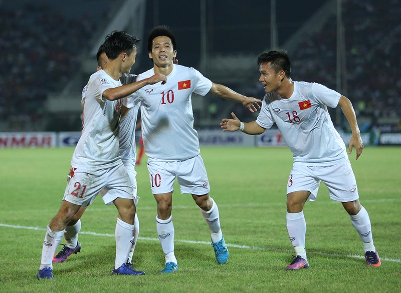 Van-Quyet-an-mung-6