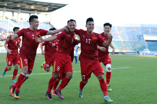 Tăng 7 bậc nhưng Việt Nam lại bị Thái Lan đuổi kịp trên BXH FIFA.