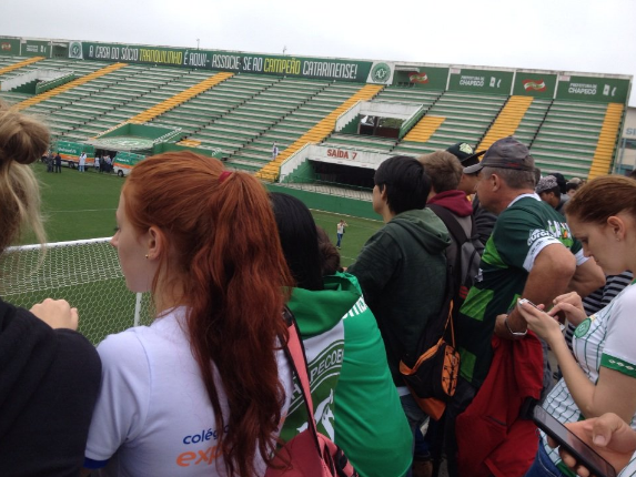 Rất nhiều người yêu bóng đá có mặt tại sân nhà Arena Conda của Chapecoense, Brazil.