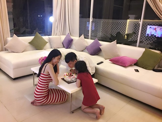 Bà xã Thủy Tiên luôn đứng về phía người chồng Công Vinh trong mọi hoàn cảnh. Ảnh: Facebook nhân vật.
