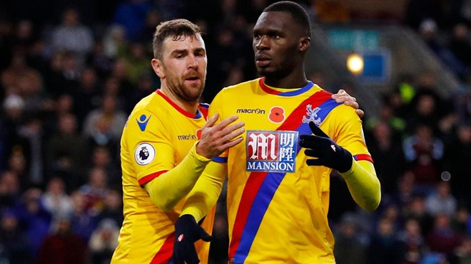 Crystal Palace vs Chelsea (19h30 ngày 17/12): Christian Benteke đã ghi 4 bàn trong 6 trận gần nhất đối đầu với Chelsea ở Premier League.