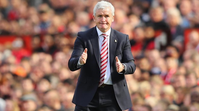 Stoke City vs Leicester City (22h ngày 17/12): Mark Hughes đã giành chiến thắng 2/3 trận trên sân nhà trước các nhà vô địch Premier League với tư cách là huấn luyện viên của Stoke. Chiến thắng đầu tiên là trước Man Utd vào tháng 2 năm 2014. Trận đấu còn lại là trước Chelsea vào tháng 11 năm 2015.