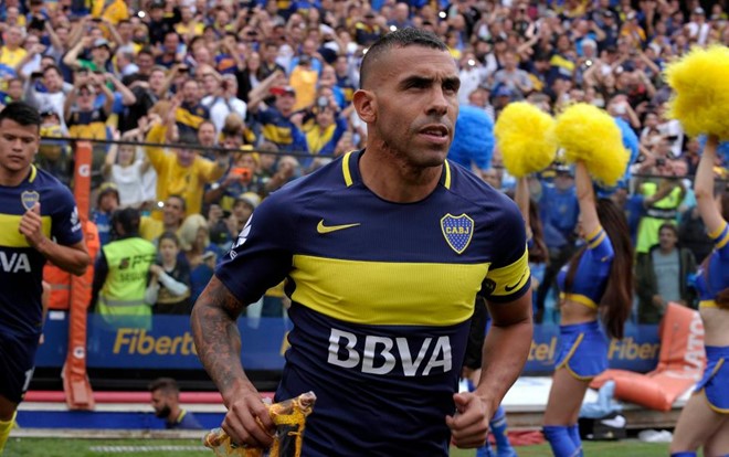 Không chỉ có Tevez, ngôi sao Oscar của Chelsea cũng tới Trung Quốc vào năm sau. Người Trung Quốc không xa lạ Tevez. Họ biết đến cầu thủ này nhiều thời còn khoác áo Manchester United và Manchester City.