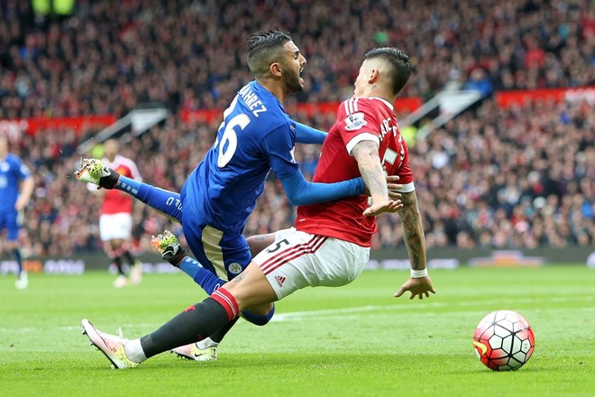 Rojo và những pha vào bóng bằng hai chân khét tiếng.