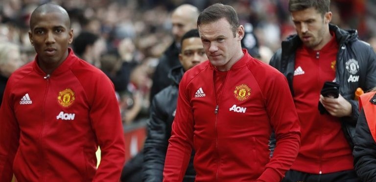 Manchester United đang trở lại ấn tượng nhờ những người cũ thời Sir Alex Ferguson. Ảnh: Mirror.