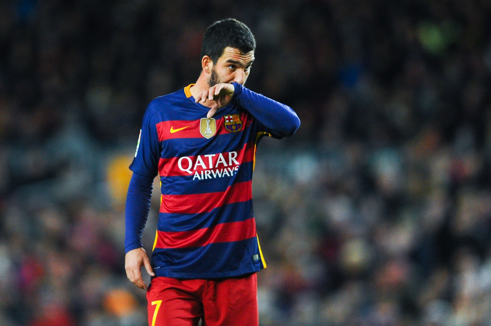 Arda Turan cũng từng có quãng thời gian ảm đạm ở Barcelona. Ảnh: Sun Sport.