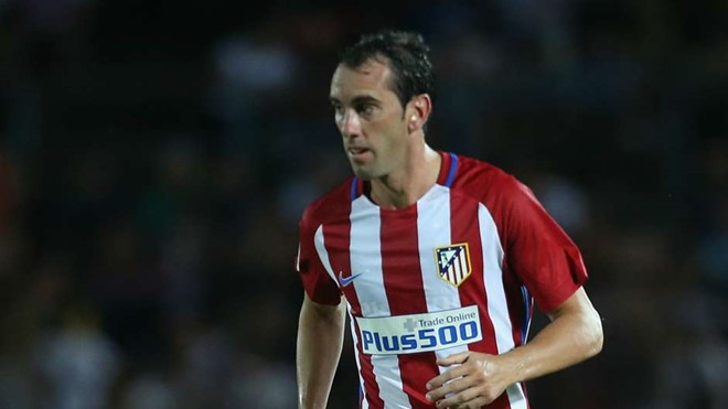 Trung vệ Diego Godin (Atletico Madrid): Không chỉ hoàn thành tốt nhiệm vụ phòng ngự, Godin còn tỏ ra đặc biệt nguy hiểm mỗi khi tham gia tấn công. Trung vệ người Uruguay đã thực hiện tổng cộng 16 cú dứt điểm bằng đầu kể từ đầu mùa giải. 18 trên 20 bàn thắng của anh trong màu áo Rojiblancos đều đến từ những pha không chiến.