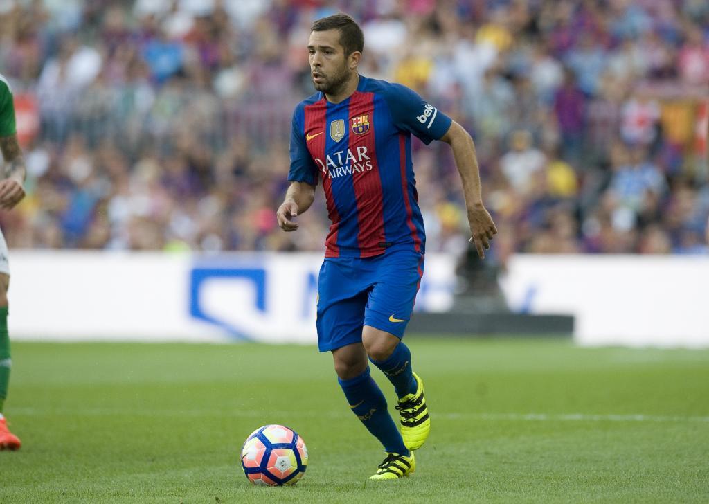 8. Jordi Alba: Hậu vệ 27 tuổi người Tây Ban Nha cũng hưởng mức lương 4 triệu euro như Rakitic. Ảnh: Marca.