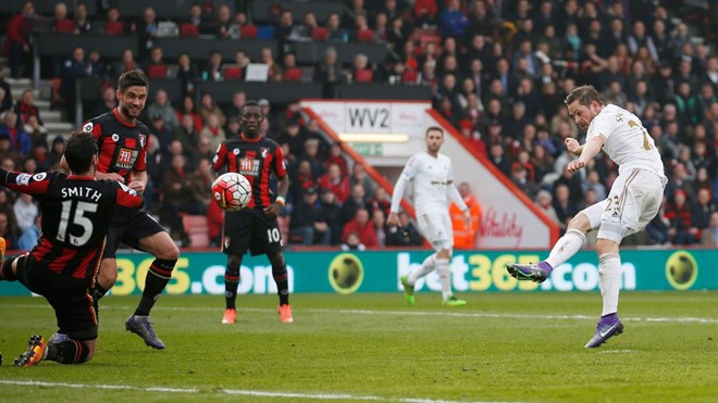 Swansea vs AFC Bournemouth (22h ngày 31/12): Trong 6 lần đối đầu trước đó giữa hai đội đã có tới 27 bàn thắng được ghi (trung bình 4.5 bàn/trận).