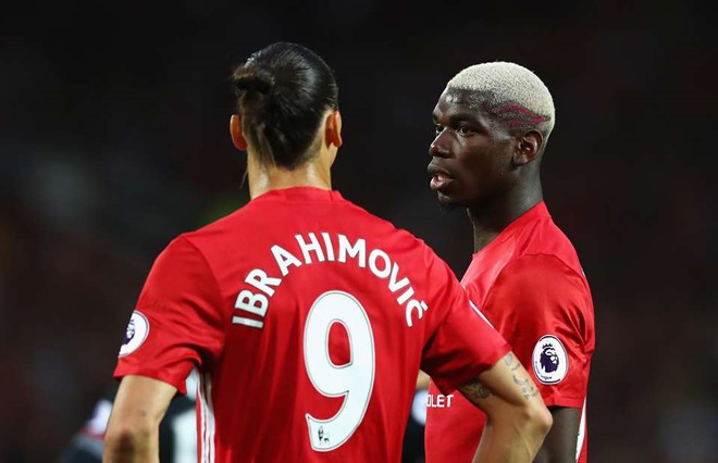 Fan Manchester United: “Cả nguồn sống bỗng chốc thu bé lại, vừa bằng một Ibra”. Khi Ibrahimovic tịt ngòi, MU liền chật vật và ngược lại, trong 10 trận gần nhất, Ibra ghi 11 bàn, chủ sân Old Trafford liền giành được những kết quả hết sức khả quan. Năm mới 2017, Manucian ước bộ ba thân chủ của siêu cò Mino Raiola (gồm Mkhitaryan, Pogba, Ibra) giữ được phong độ tốt như hiện nay.