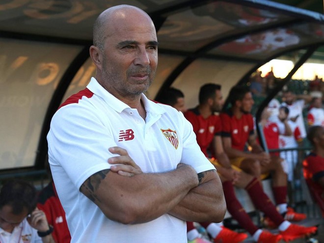 HLV Jorge Sampaoli cho rằng Ronaldo rất giỏi, nhưng Messi còn giỏi hơn.